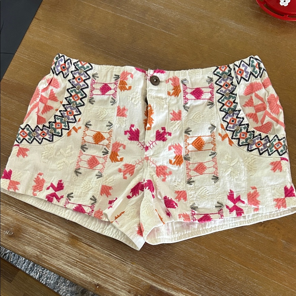 Anthropologie Embroidered Cream Women’s Shorts with Pink & Orange Accents Size 2